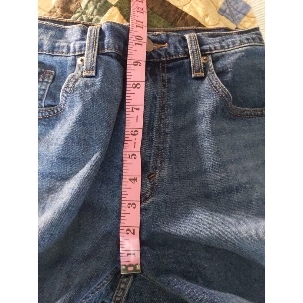 Levi's Signature Women's Size W34 Cut-Off Jean Shorts Medium Wash Denim Raw Hem - Picture 8 of 8